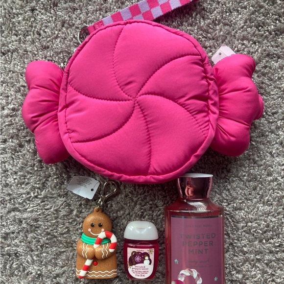 Bath and Body Works Twisted Peppermint Set - Picture 1 of 4